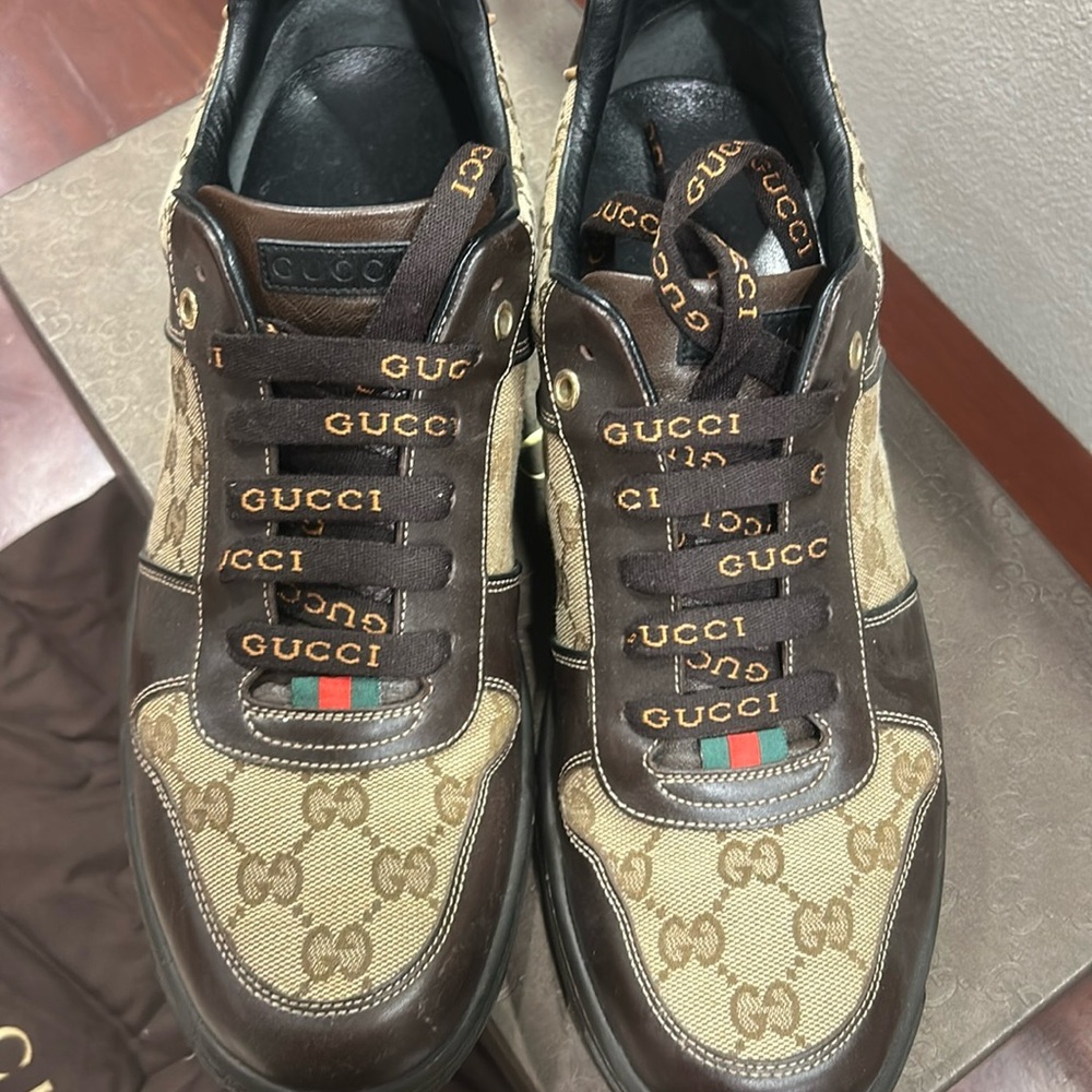 Gucci shoes canvas 10 G